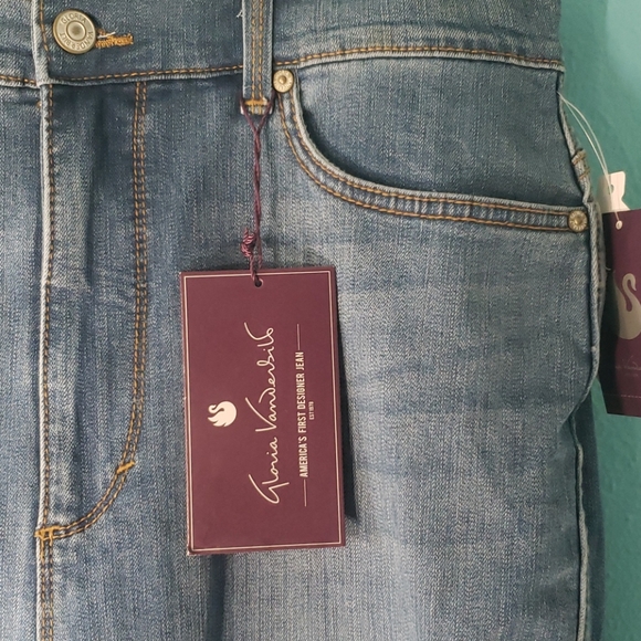 Gloria Vanderbilt jeans - Picture 2 of 7